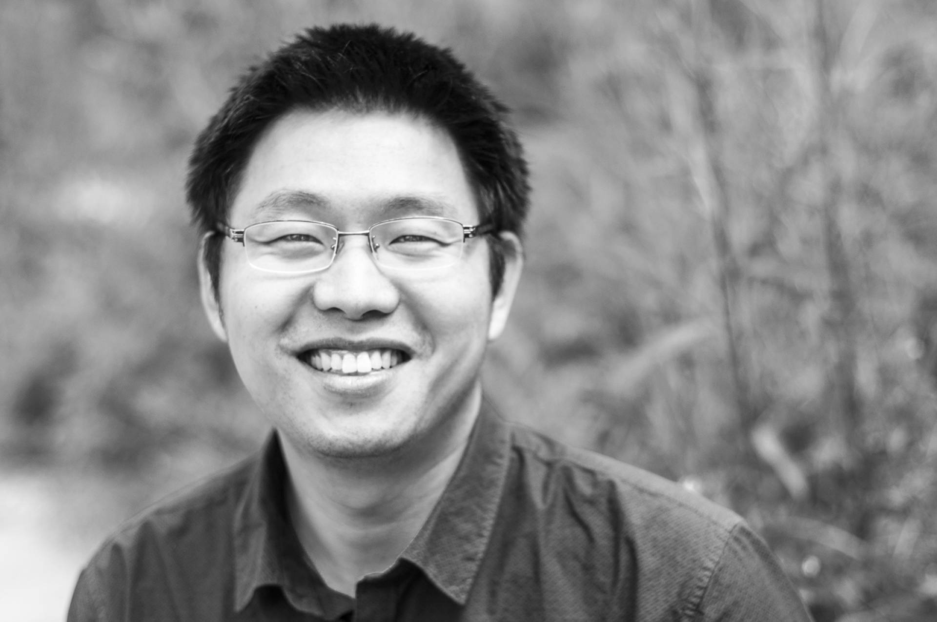 Joe Zhou Headshot b/w Thumbnail